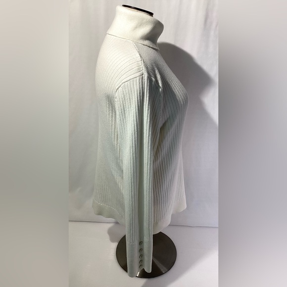 Talbots Woman’s Turtleneck Size XL Color White Knit Buttons on Sleeves - Picture 6 of 11